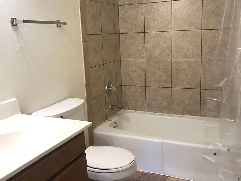 734 Fairwood Dr — Photo 7