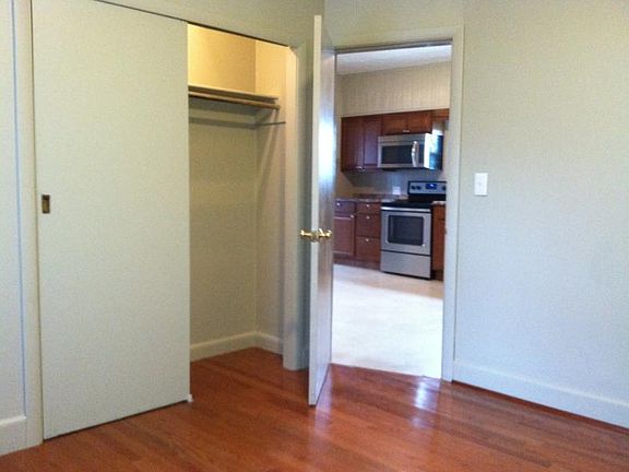 5th image of 119 Wayland Ave #2