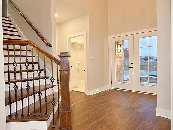 2nd image of 3541 Montgomery Ct