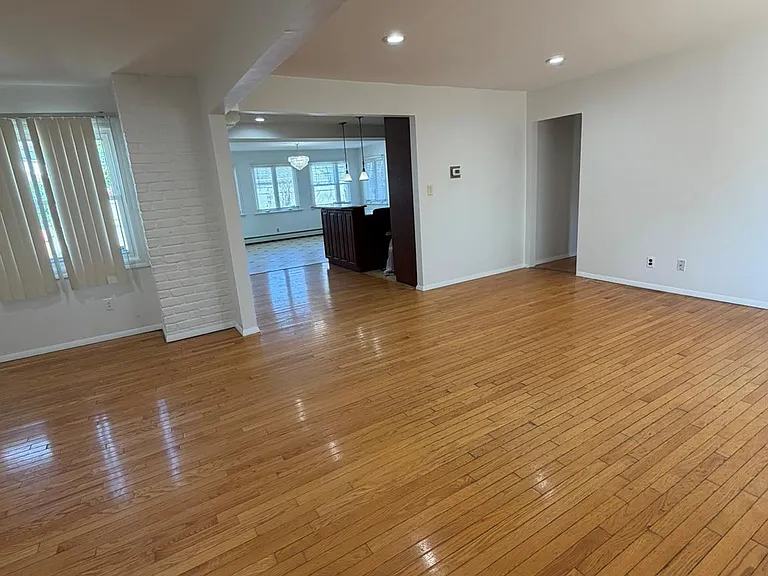 42 Rhodes Dr #HOUSE — Photo 6
