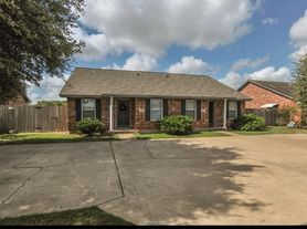 10 Hollyhock St, College Station, TX