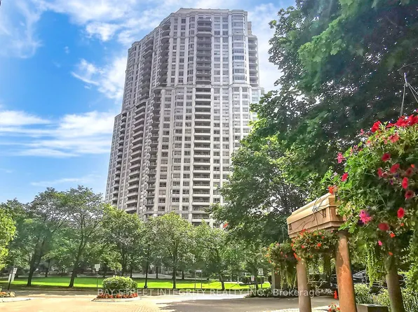 25 Kingsbridge Garden Cir, Mississauga, ON