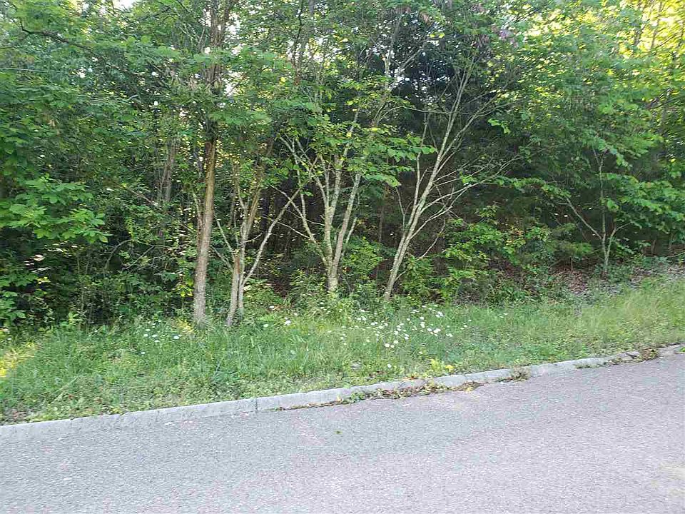2nd image of 3700 Meadowland Dr