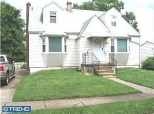39 S Pine Ave, Maple Shade, NJ 08052