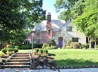 210 Richards Rd, Ridgewood, NJ 07450