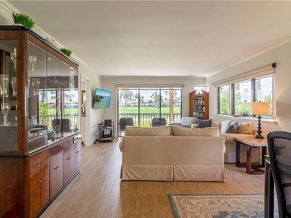 3rd image of 308 Brackenwood Cir