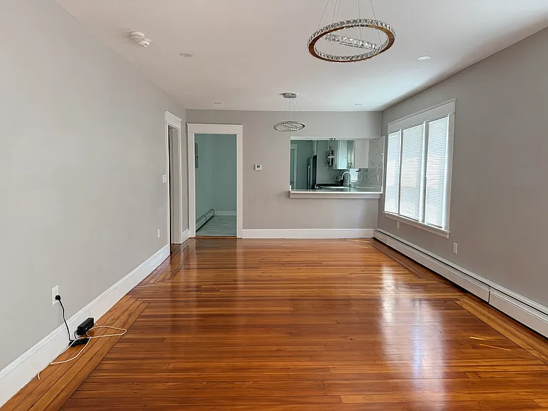 21-23 Waverly St #21 — Photo 9