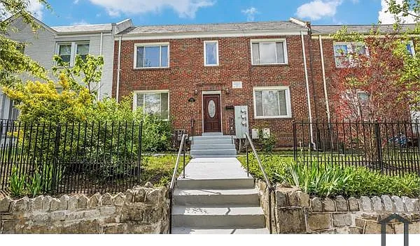 1833 M St NE #1