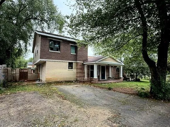 3610 Elmwood Dr, Alexandria, VA 22303