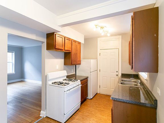 4th image of 7342 N Damen Ave APT 2