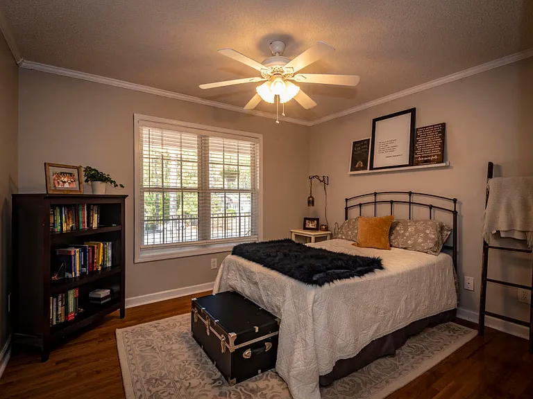 440 Spring Lake Dr — Photo 17