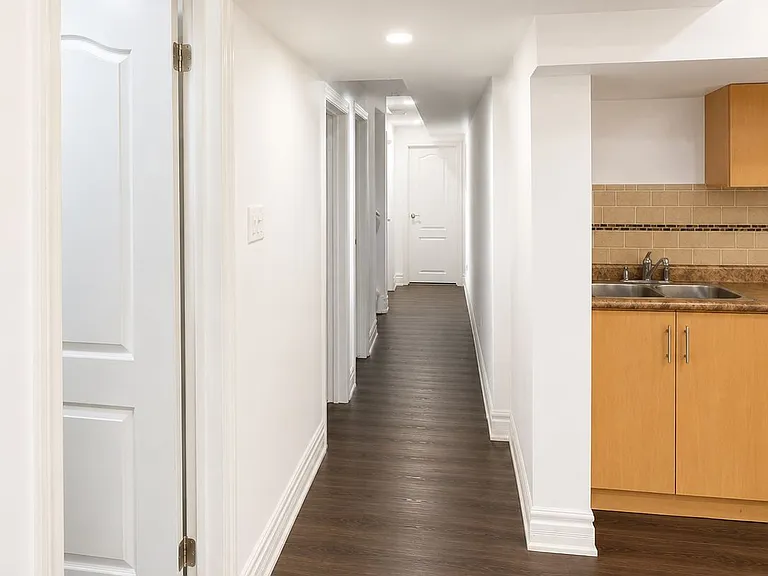 81 Trumpeter St #BASEMENT — Photo 4