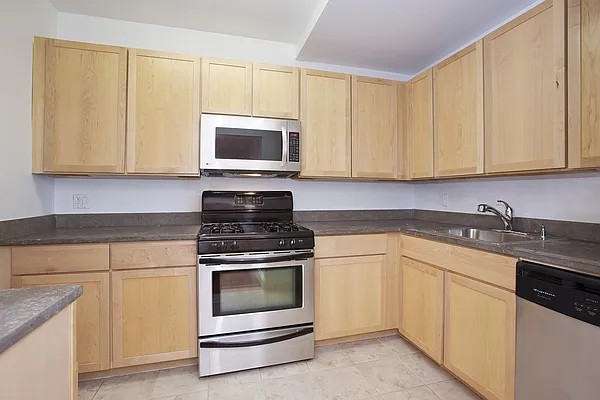 Rented by BLU Real Estate | media 21