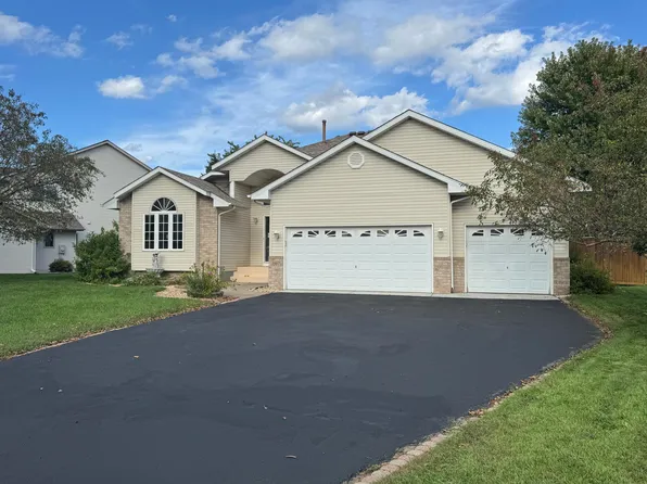 3907 Foxglove Ct N, Brooklyn Park, MN 55443