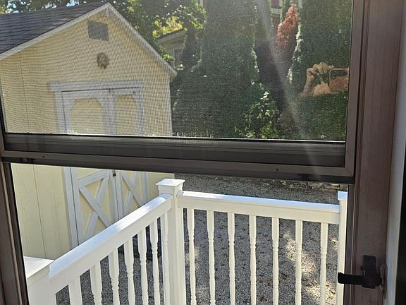 3rd image of 619 Elm Ave
