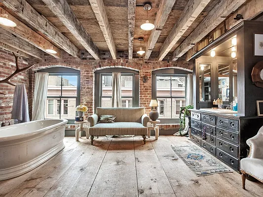 Sold by Sotheby's International Realty | media 11