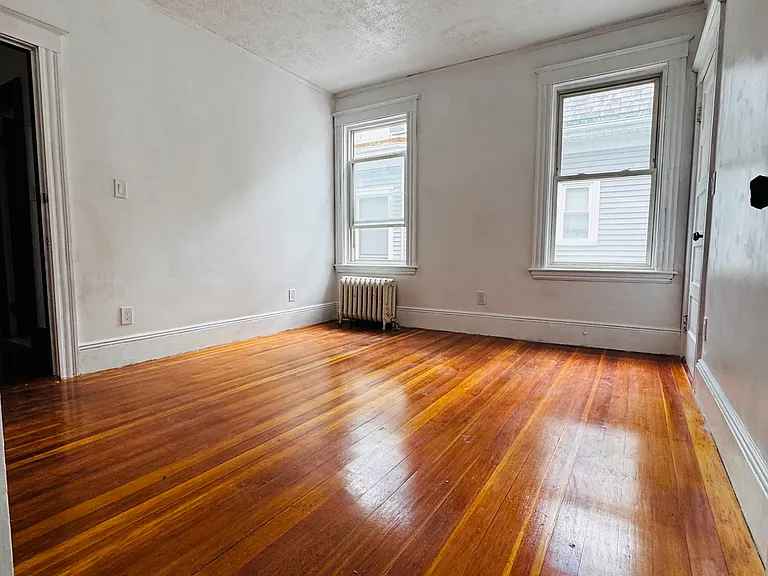 418 Essex St #2 — Photo 7