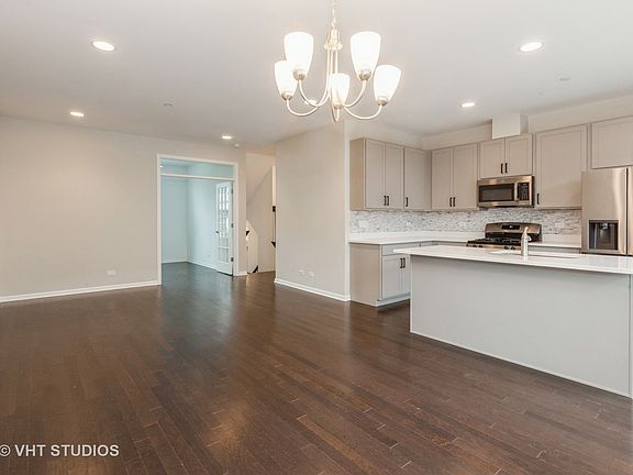 3rd image of 30W027 Brayman Ct #7-4