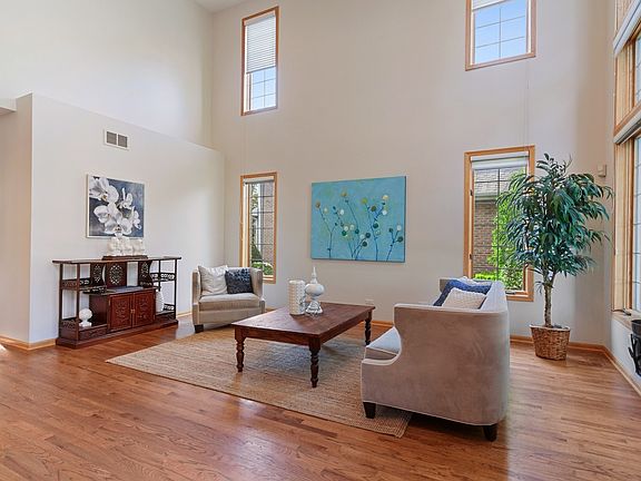 5th image of 7117 Pleasantdale Ct