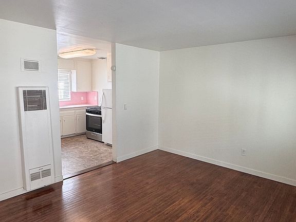 2nd image of 4143 44th St APT 3