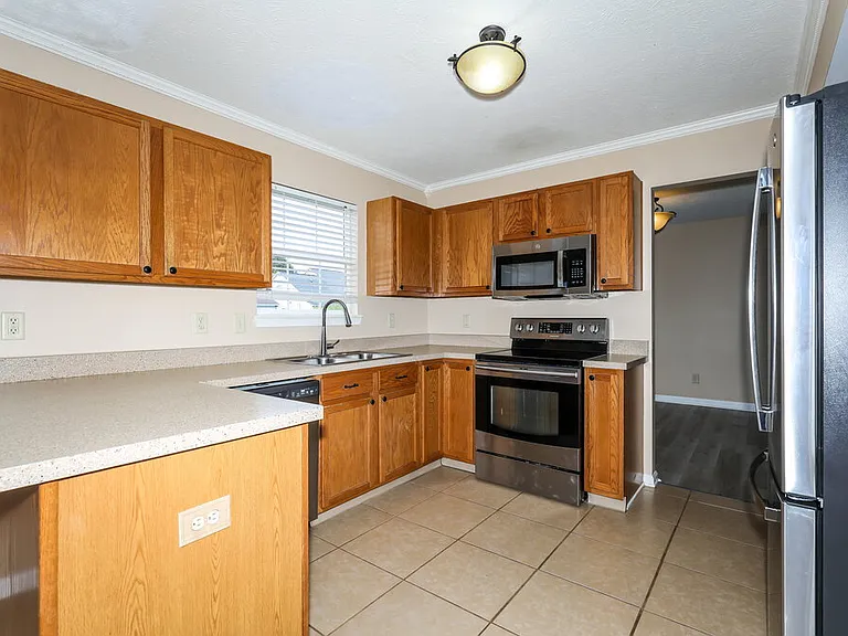10211 Carmine Dr — Photo 8