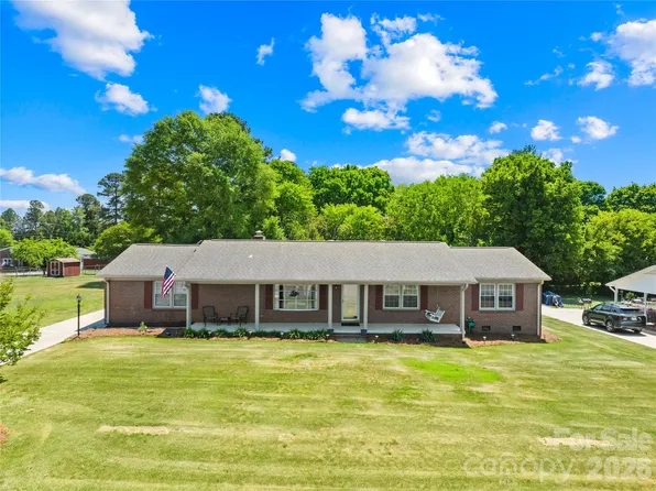 607 Wren Rd, Gastonia, NC 28056