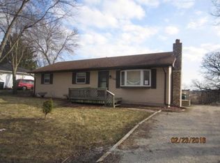 330 Southeastern Ct, Genoa City, WI 53128