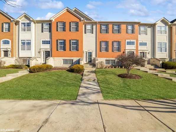 4076 Pompton Ave, Elgin, IL 60124