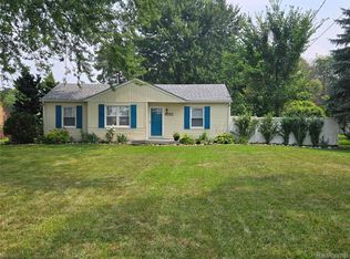 43982 North Ave, Clinton Township, MI 48036