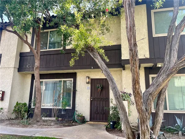 1097 Santo Antonio Dr APT 10, Colton, CA 92324