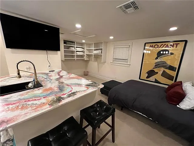 1 bed, 1.5 bath, 500 sqft, $1,350 — Photo 3