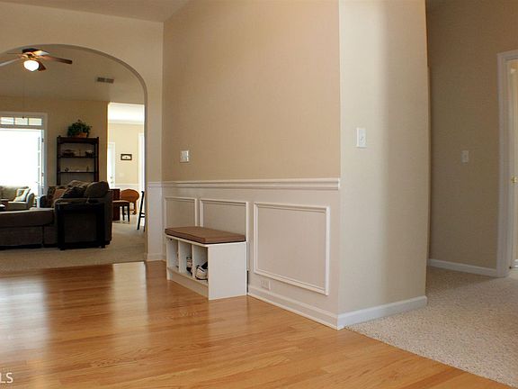 3rd image of 35 Kendal Ct