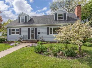 1419 E Pershing St, Appleton, WI 54911