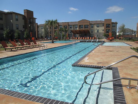 3rd image of 2500 Business Center Dr APT 06205