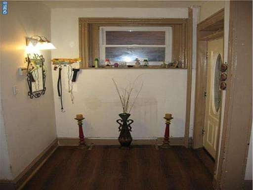 4th image of 1827 W Ontario St