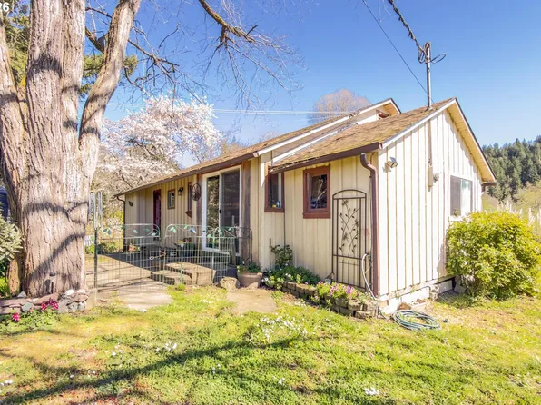 14982 Highway 42, Myrtle Point, OR 97458