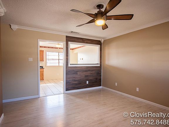 4th image of 212 Tucker Cir