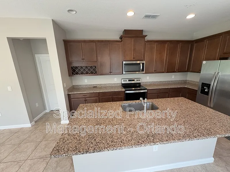 4 bed, 2.0 bath, 1854 sqft, $2,595 — Photo 2