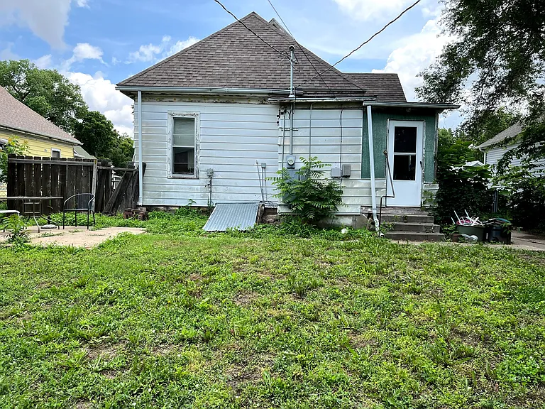 241 N Penn Ave — Photo 4