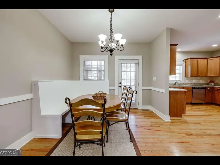 90 Hart Ave — Photo 10