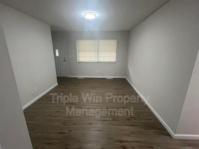 1014 Sunridge Trl W — Photo 14