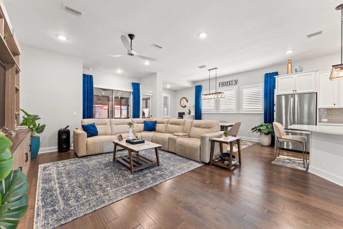 next background image