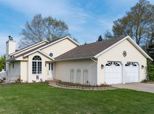 7582 S 3rd St, Mattawan, MI 49071