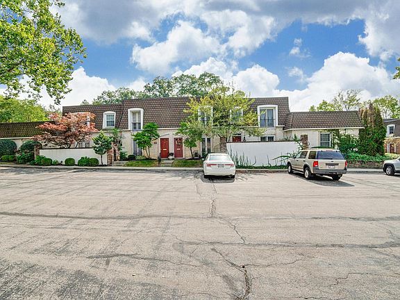 5th image of 2817 Chateau Cir S #39