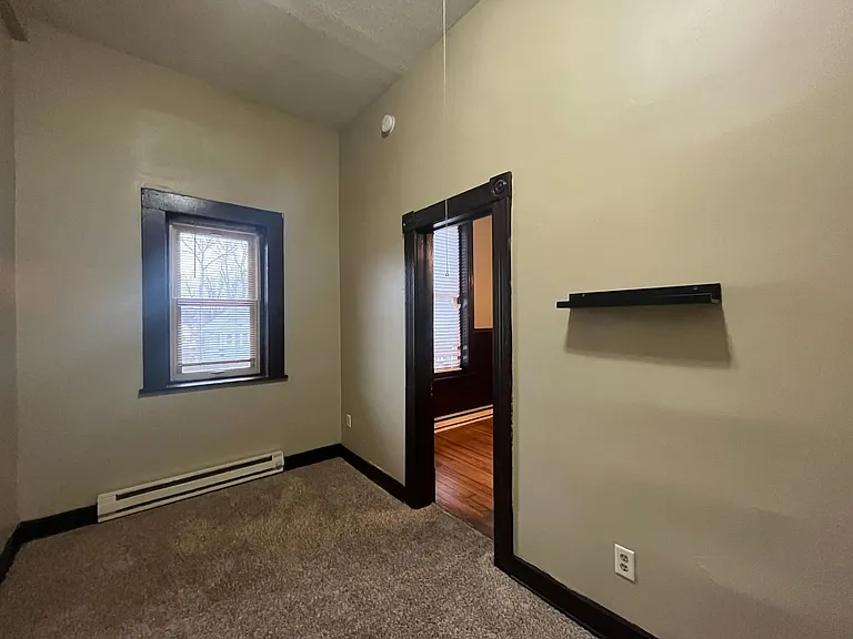937 University Ave. West — Photo 8