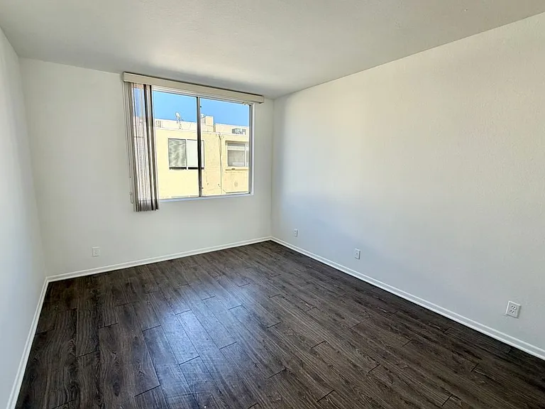 5420 Lindley Ave #21 — Photo 12