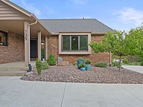 3rd image of 135 Timberwind Ln