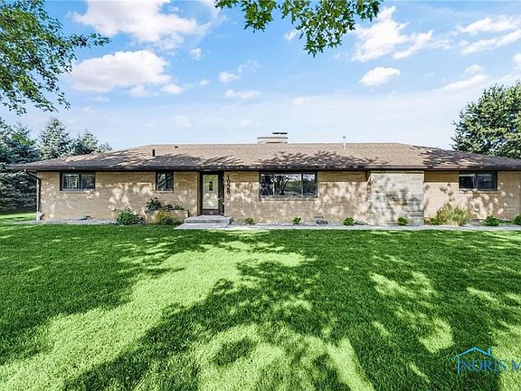 2nd image of 1028 Avery Dr