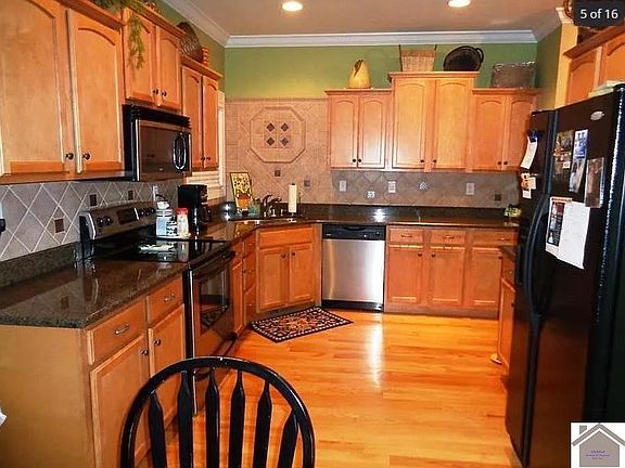 5th image of 135 Lake Pointe Dr
