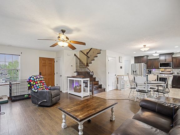3rd image of 139 Buttermere Dr